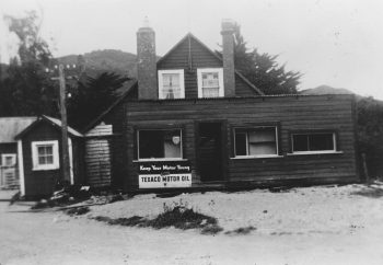 McIlvride Home & Claude William's store & Old Post Office (PO is small building on left by telegraph pole) Moores Valley Rd, WOA - ex Claude William's album - c1938 - WHMS: B270