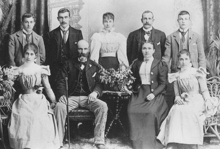 Family of Duncan and Martha Sinclair of WOA . Back Row – Standing (L to R) – Harold, Duncan, Agnes, Hugh, Norman. Front Row – Seated (L to R) – Edith Duncan Sinclair (snr); Martha Sinclair; Alice. - ex Norma Berezowski - WHMS: P1876