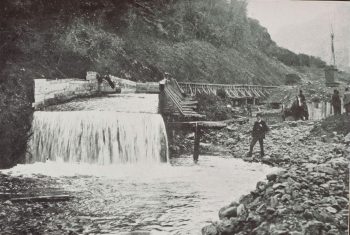 Morton Dam fluming-and the overflow - Date of Image 1909-11-24 - Please acknowledge Auckland Libraries Heritage Collections NZG-19091124-0023-01