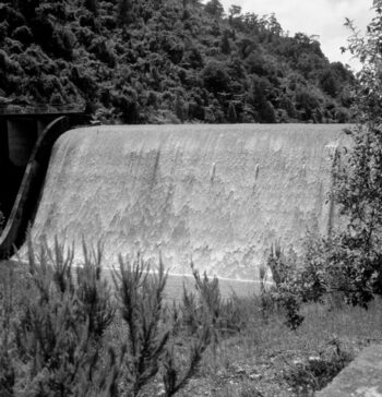 Morton Dam - 8 Jan-1964 - Copyright Attribution: Wellington City Council Staff Photographer - Copyright License: CC-BY Citation: Wellington City Council Archives, 00158-1468-e (sheet 3272b)