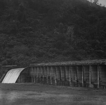 Morton Dam - c1924 - Wellington City Council Archives, 00125-1-16