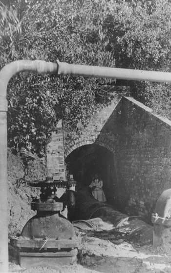 Wainuiomata-Tunnel-Wainuiomata-Entrance Waiwhetu Tunnel Wainuiomata end entrance with a valve in view.