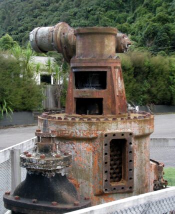 Kinney Strainer at Lower Dam - Photographer: Lance Stewart 