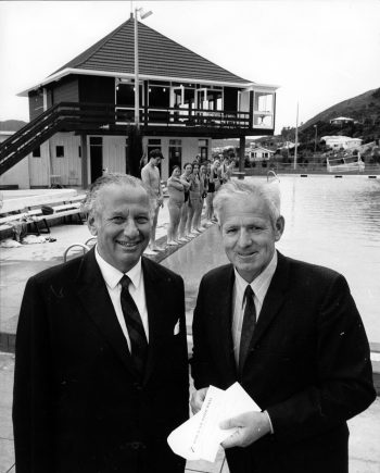 Mr F Turnovsky (Managing Director of Tatra) left, presenting cheque for $1000 to Mr P Fitzgerald for WOA Baths Fund - Evening Post photo - c1970 - WHMS: P1482
