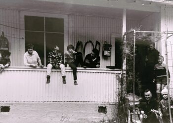 © 1969 - The Reidy Family - "On the bottom step is Bob Forrest with my brother Graham Reidy standing behind him in the jersey, my Uncle Graeme behind Graham and Monica Forrest is in the white cardigan on the porch and thats me to the far left." - Susan R E Neilsen