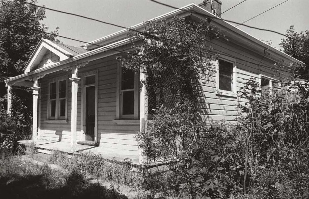 School House in Homedale - 1987 Wainuiomata. Todd, Harry Jackson :Photographs. Ref: PAColl-6060-1-0174. Alexander Turnbull Library, Wellington, New Zealand. /records/22400908