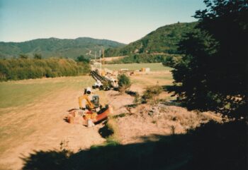 Green Pipe under construction next to old pipeline - 1988 - © Jeremy Foster