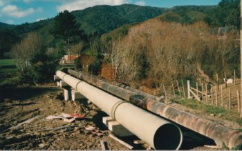 Green Pipe under construction next to old pipeline - 1988 - © Jeremy Foster