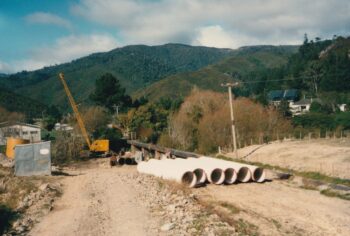 Green Pipe under construction next to old pipeline - 1988 - © Jeremy Foster