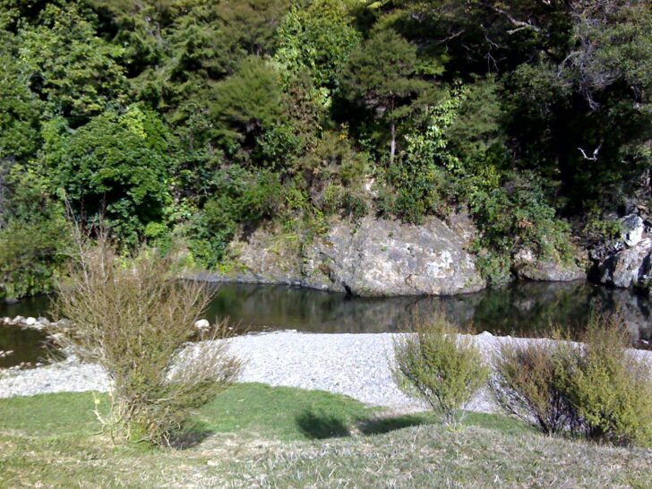 Top Pool circa 2007 - © wainuiomata.net