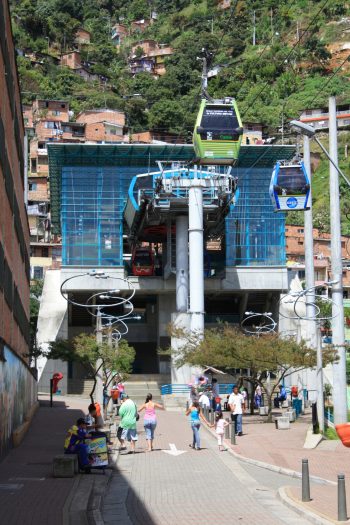 Santo Domingo Metro Cable in Medellin - 2009 - Source: geographic.media - Photographer: David Johnson
