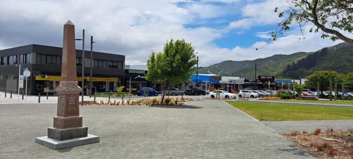 Lower Queen Street and The Strand - 2023 - © wainuiomata.net