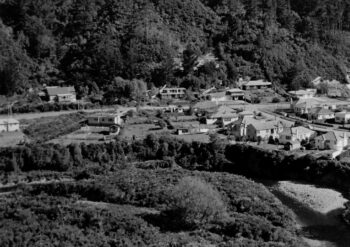 Wainuiomata River flowed near the houses on Poole Crescent - Dyers Cottage - Late 1950s - Source: Wainuiomata Historical Museum Society