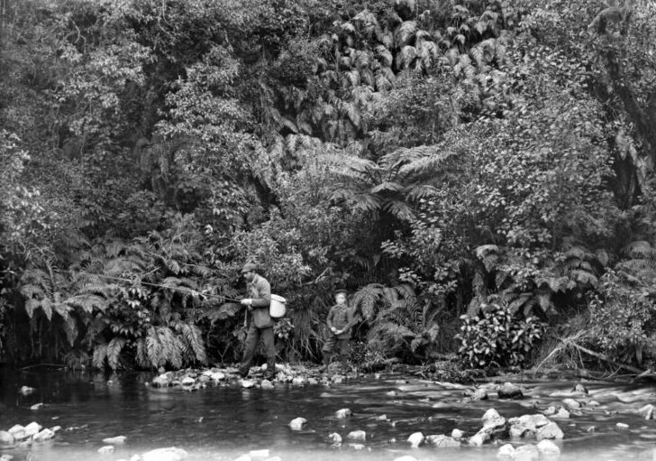Rod fisherman at Wainui-o-mata, Wellington - 1888 - Halse, Frederick James, 1863-1936 : Collection of negatives. Ref: 1/2-010303-G. Alexander Turnbull Library, Wellington, New Zealand. /records/22595952