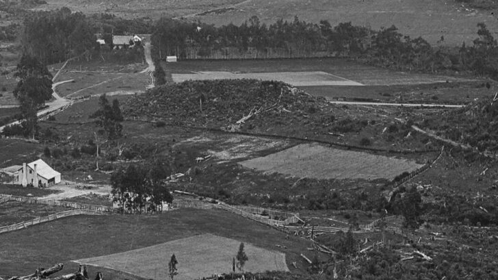 Dicks Hill / Sulky Hill - Source: Wainuiomata Historical Museum