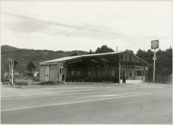 Shell service station in Homedale Village in Wainuiomata - 1970s - CC BY-NC-ND 3.0