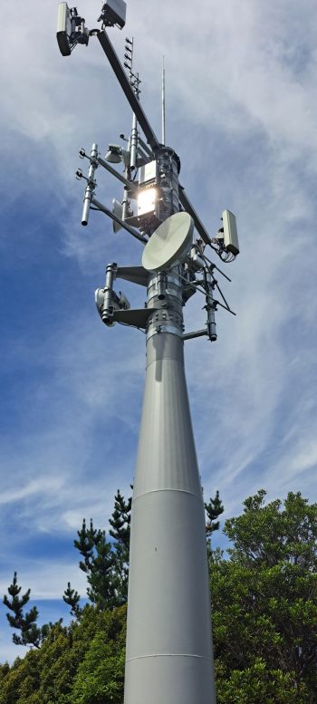 Mount Crowther Transmitter Station aerial - 2026 - © wainuiomata.net