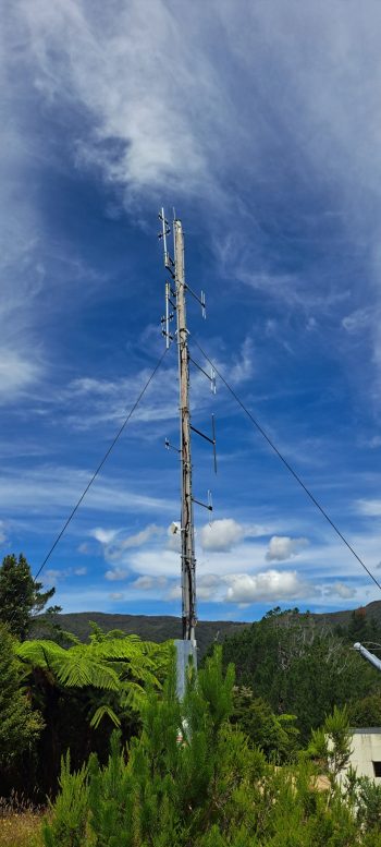 Mount Crowther Transmitter Station aerial - 2026 - © wainuiomata.net